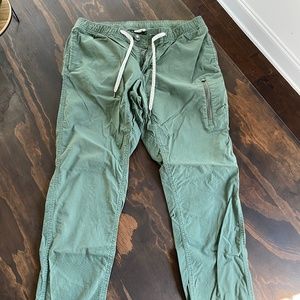 Vuori jogger pants